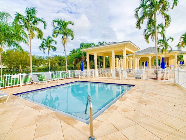 2389 NE 4th St, Homestead, FL 33033 - community pool with a patio