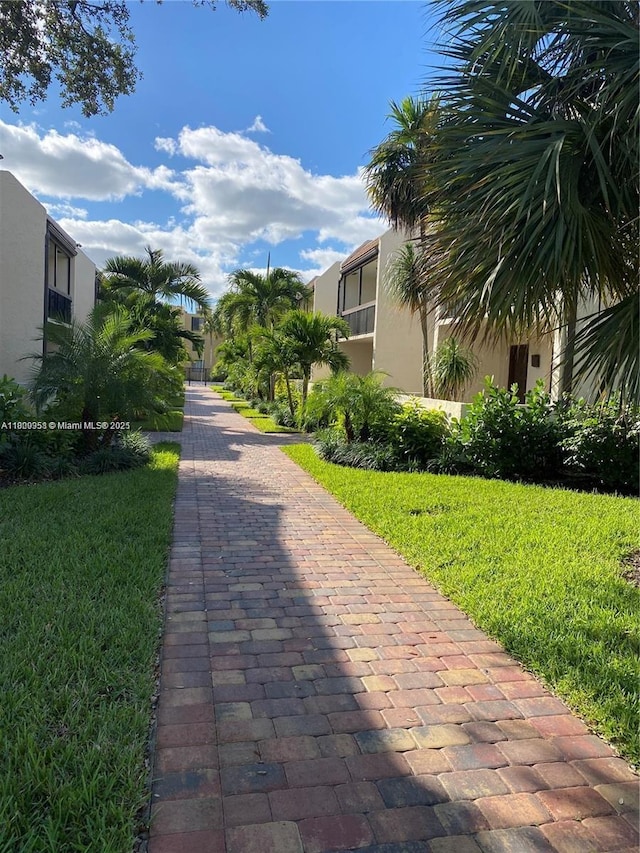 721 SE 1st Way Unit B18, Deerfield Beach, FL 33441 - surrounding community