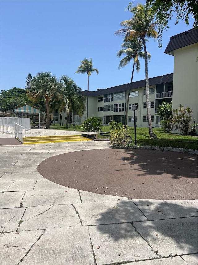 1540 NE 191st St Unit 140, Miami, FL 33179 - view of property's community