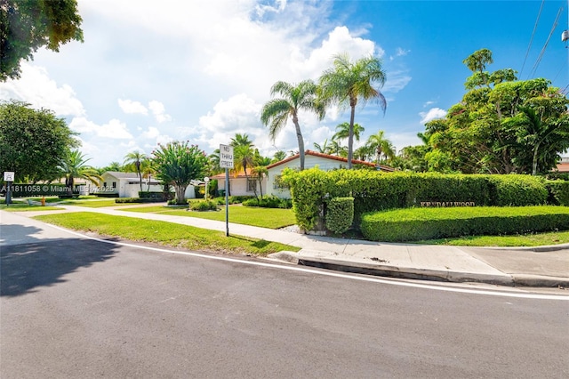 8701 SW 80th St, Miami, FL 33173 - view of front of house featuring a front yard