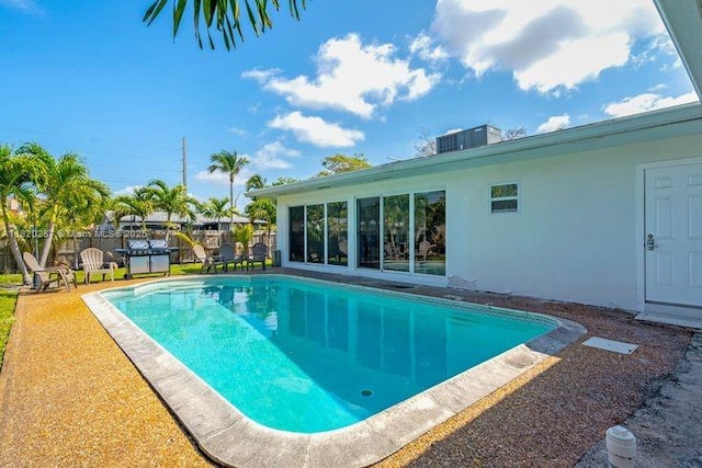 4140 N 36th Ave, Hollywood, FL 33021 - view of swimming pool with a fenced backyard