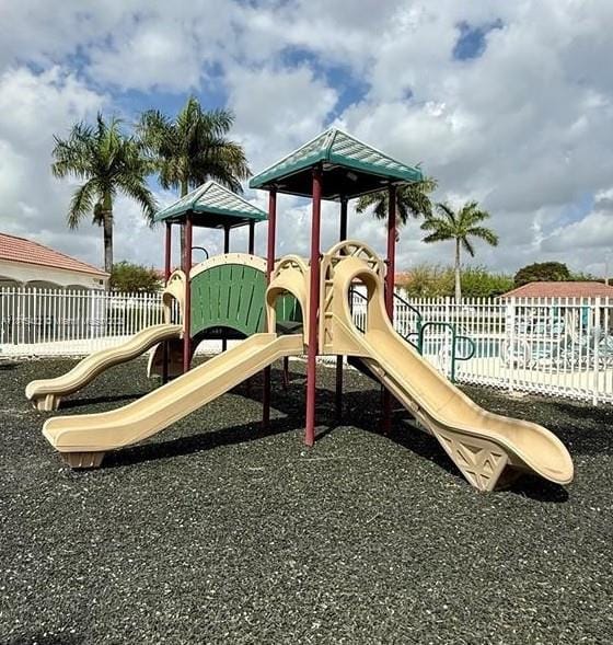 10840 NW 79th St, Doral, FL 33178 - photo 33