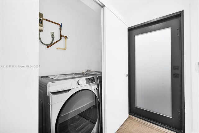 1805 SW 4th St, Miami, FL 33135 - laundry room featuring washer / dryer