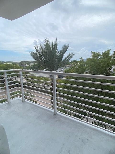 2775 NE 187th St Unit 407, Aventura, FL 33180 - photo 7