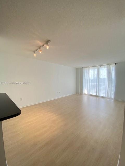 2775 NE 187th St Unit 407, Aventura, FL 33180 - photo 10