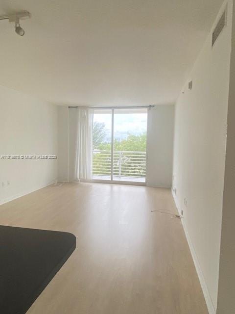 2775 NE 187th St Unit 407, Aventura, FL 33180 - photo 11