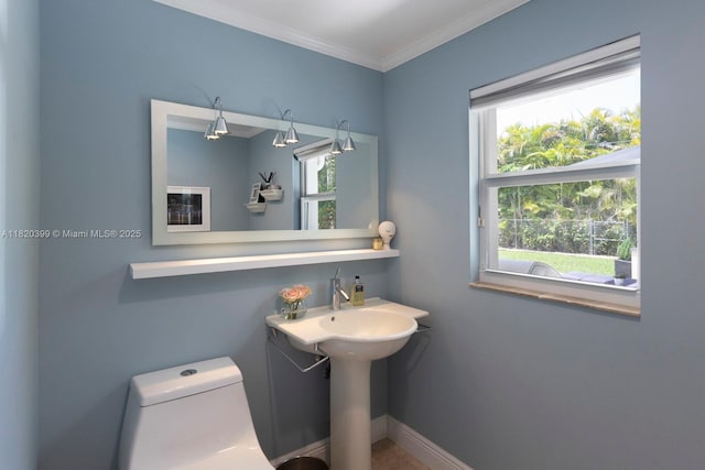 11900 SW 72nd Pl, Pinecrest, FL 33156 - bathroom with toilet and ornamental molding