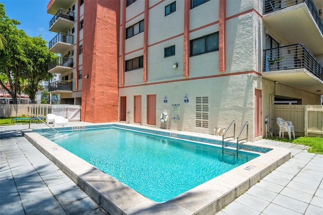 7801 Abbott Ave Unit 307, Miami Beach, FL 33141 - view of community pool