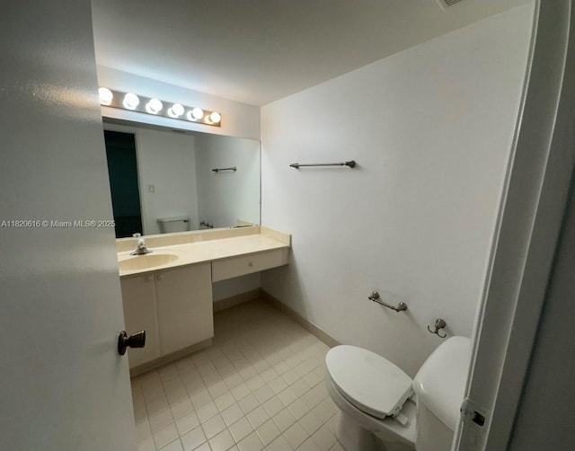 4659 NW 97th Ct Unit 35, Doral, FL 33178 - bathroom featuring tile patterned floors and vanity
