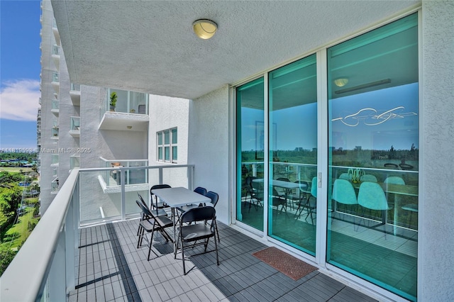 14951 Royal Oaks Ln Unit 803, North Miami, FL 33181 - view of balcony