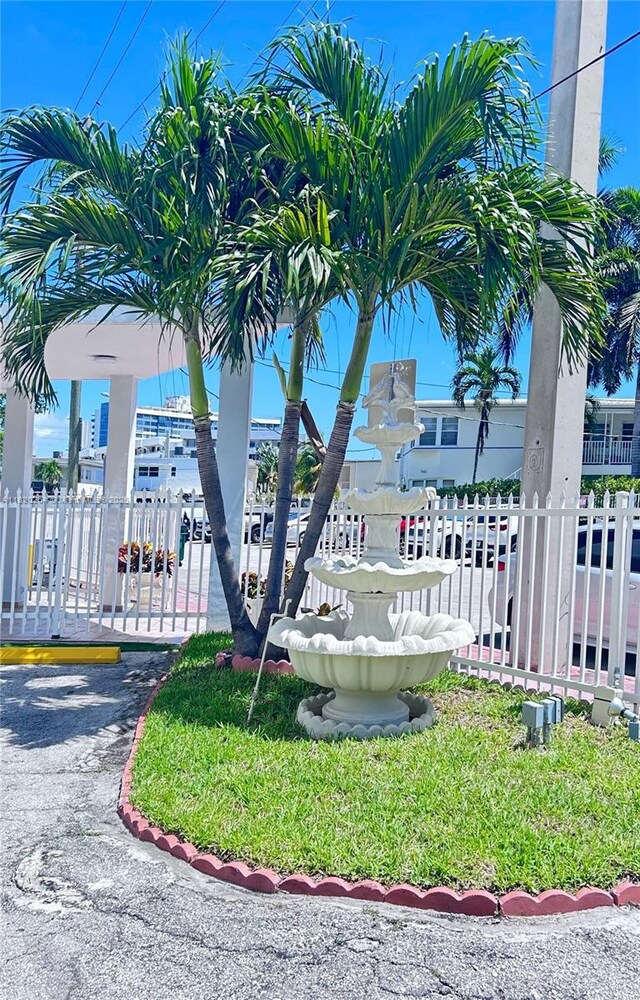 7118 Bonita Dr Unit 405, Miami Beach, FL 33141 - community sign with uncovered parking