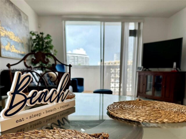 7118 Bonita Dr Unit 405, Miami Beach, FL 33141 - view of living area