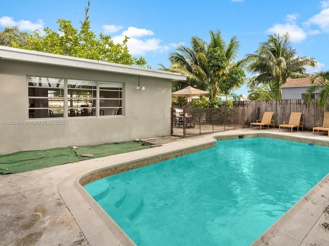 1805 N 23rd Ave, Hollywood, FL 33020 - view of swimming pool with a patio area