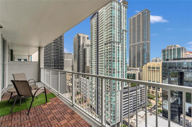 1250 S Miami Ave Unit 2210, Miami, FL 33130 - balcony featuring a city view
