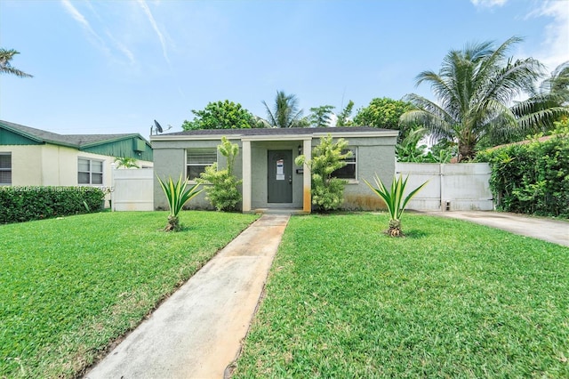 602 El Prado, West Palm Beach, FL 33405 - view of front of property with stucco siding