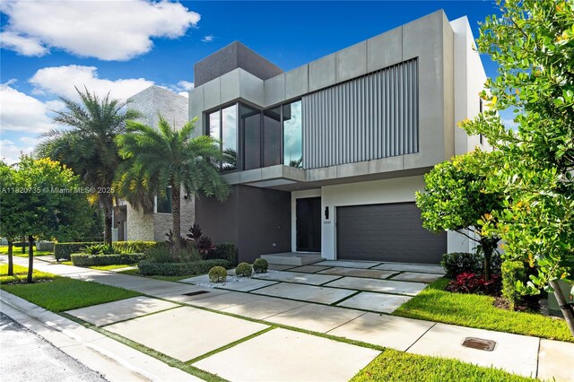 10530 NW 67th Ter, Doral, FL 33178 - photo 1