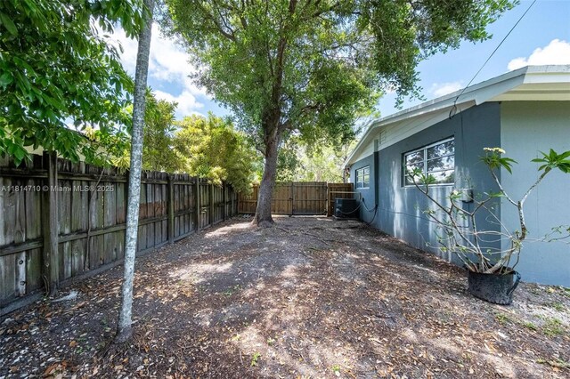 9221 SW 167th Ter, Palmetto Bay, FL 33157 - view of fenced backyard