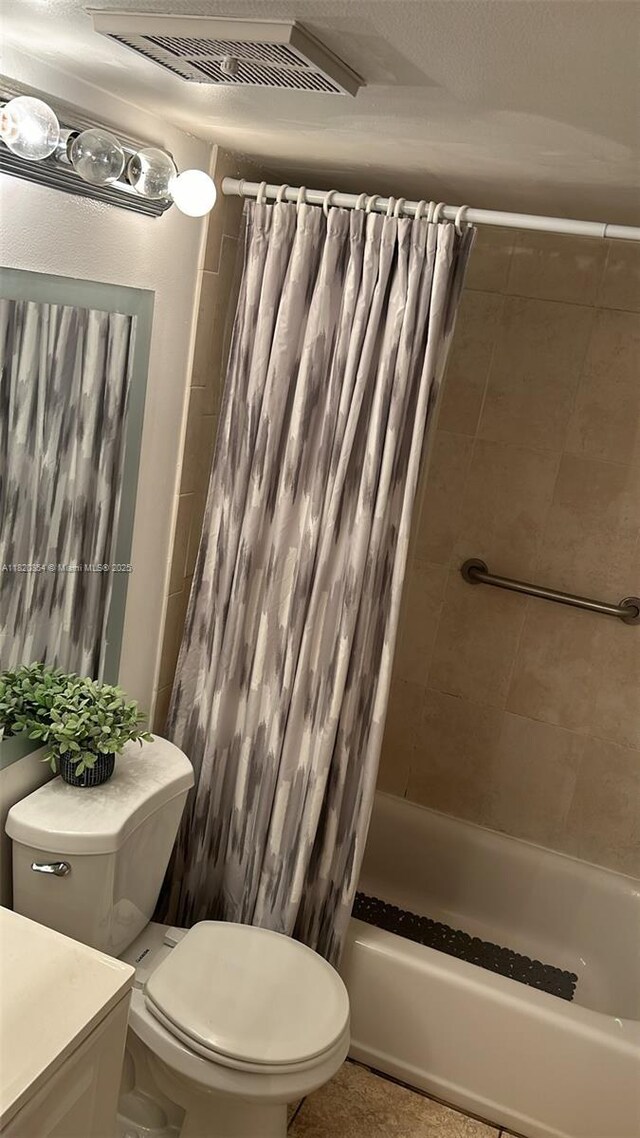 953 Coral Club Dr Unit 953, Coral Springs, FL 33071 - full bathroom featuring shower / tub combo with curtain and vanity