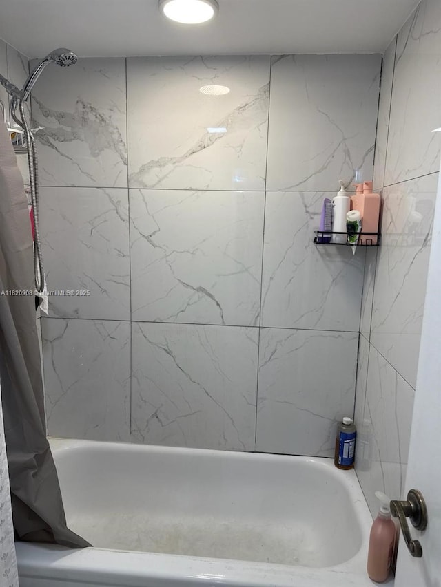 2900 Fiore Way Unit 1080, Delray Beach, FL 33445 - bathroom with shower / tub combo