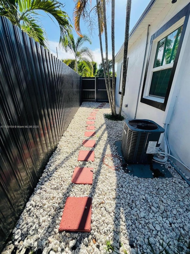 872 NW 16th Ter, Fort Lauderdale, FL 33311 - photo 4