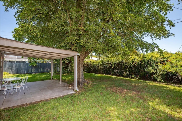 918 NE 6th St, Hallandale Beach, FL 33009 - view of yard featuring a patio