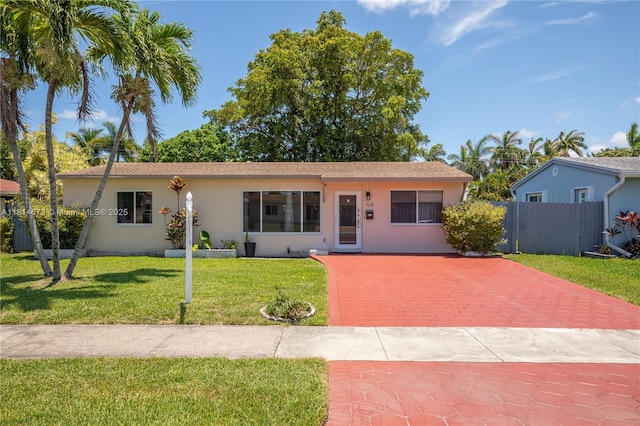 918 NE 6th St, Hallandale Beach, FL 33009 - ranch-style house with stucco siding