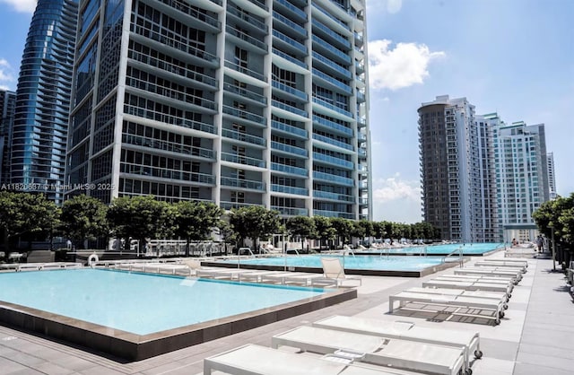485 Brickell Ave Unit 3410, Miami, FL 33131 - view of community pool