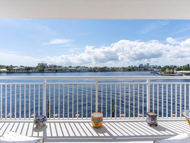 511 Bayshore Dr Unit 309, Fort Lauderdale, FL 33304 - balcony featuring a water view