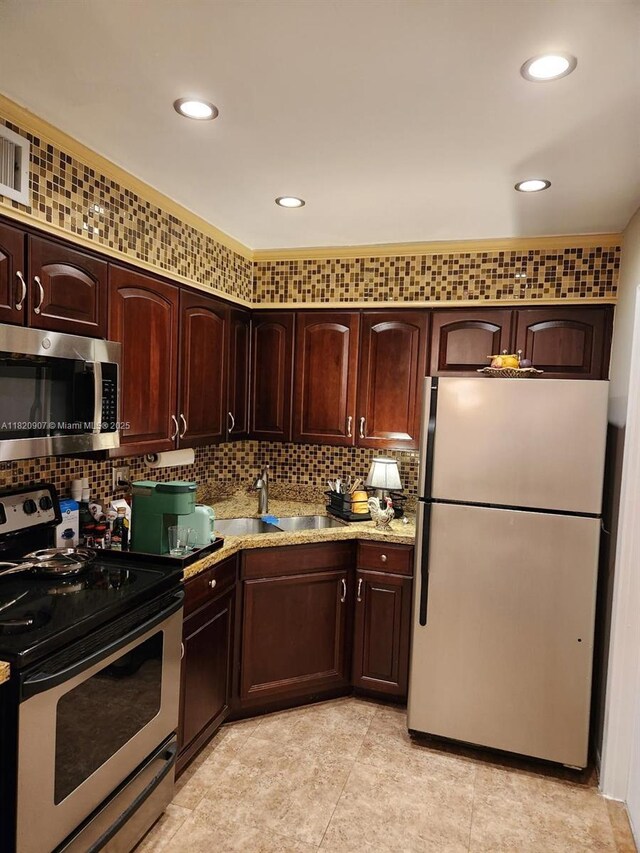 9 NE 19th Ct Unit 208C, Wilton Manors, FL 33305 - photo 4