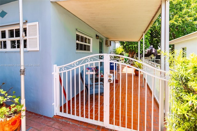 7110 SW 13th Ter, Miami, FL 33144 - view of gate