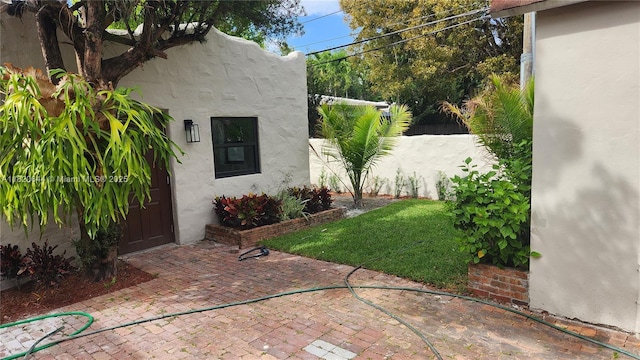 85 Deer Run, Miami Springs, FL 33166 - view of yard with a patio area