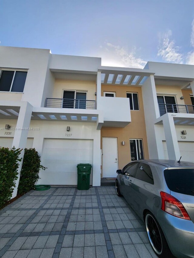 7227 NW 103rd Path, Doral, FL 33178 - photo 4