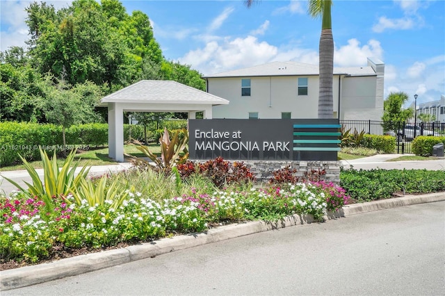 5720 Mentmore Dr, Mangonia Park, FL 33407 - view of community sign