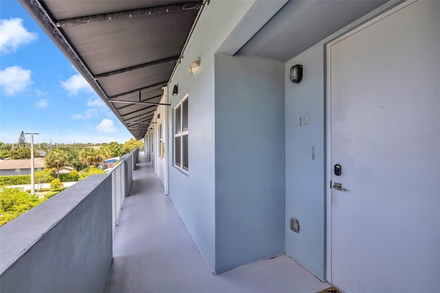 410 NE 36th St Unit 10, Oakland Park, FL 33334 - view of balcony