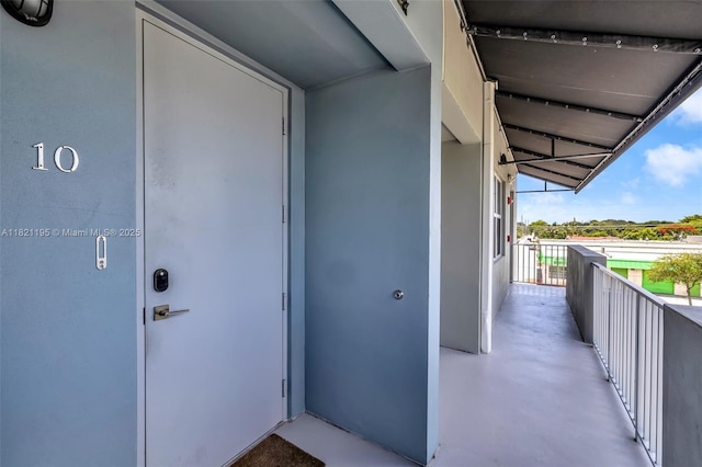 410 NE 36th St Unit 10, Oakland Park, FL 33334 - view of balcony