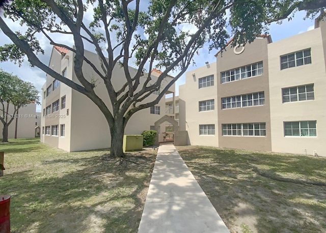 6115 NW 186th St Unit 104, Hialeah, FL 33015 - view of building exterior