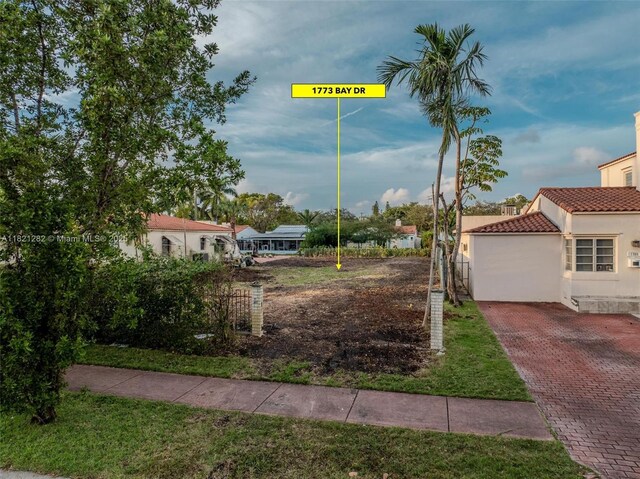 1773 Bay Dr, Miami Beach, FL 33141