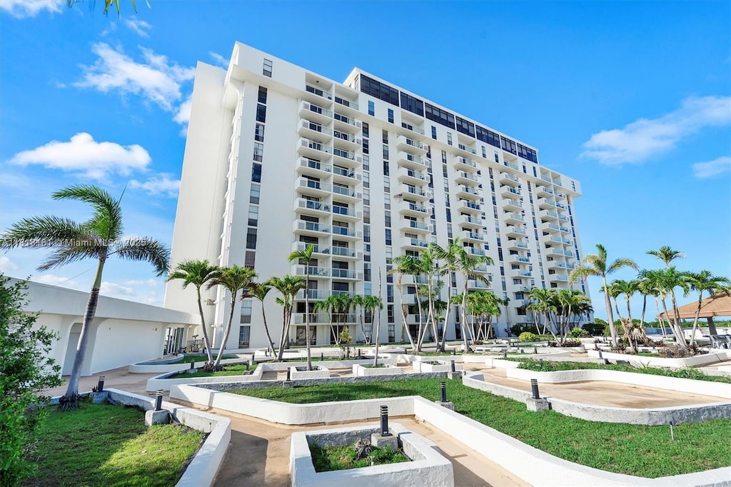 13499 Biscayne Blvd Unit 602, North Miami, FL 33181 - view of apartment building / complex