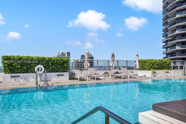1010 Brickell Ave Unit 1409, Miami, FL 33131 - view of community pool