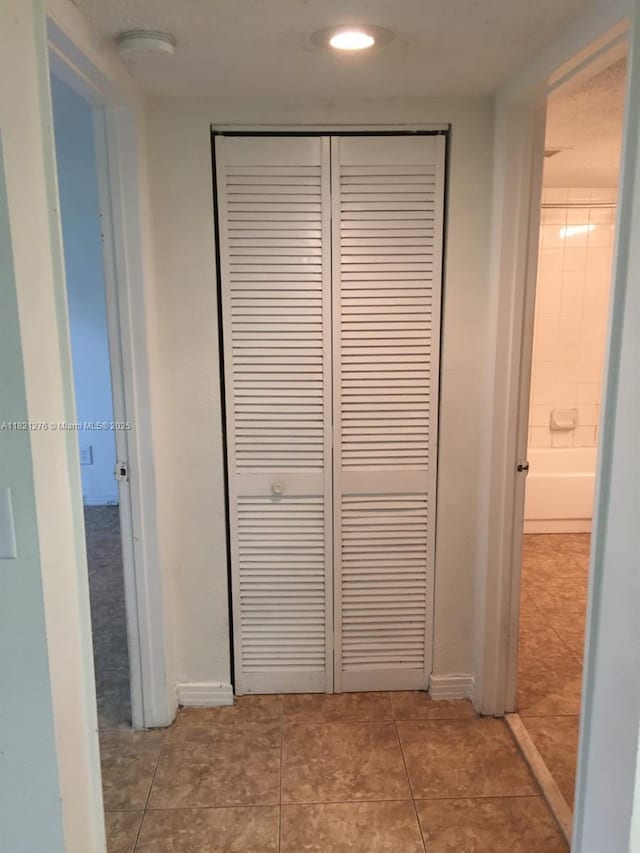 4055 W Mcnab Rd Unit H112, Pompano Beach, FL 33069 - detailed view of baseboards