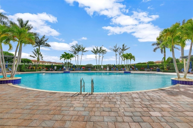 3507 W 89th Pl, Hialeah, FL 33018 - community pool with a patio area