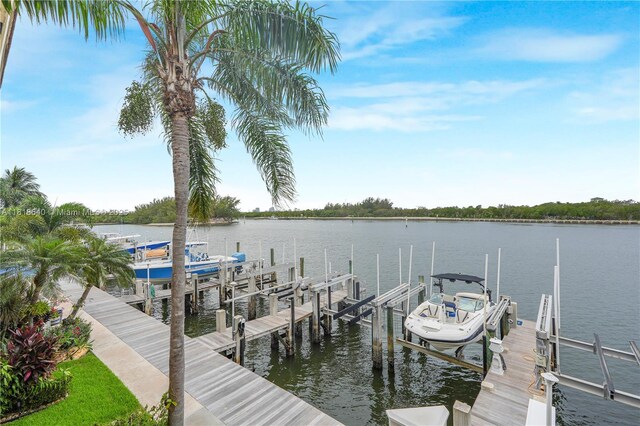 4034 N Ocean Dr, Hollywood, FL 33019 - bedroom featuring a closet, recessed lighting, and ensuite bathroom