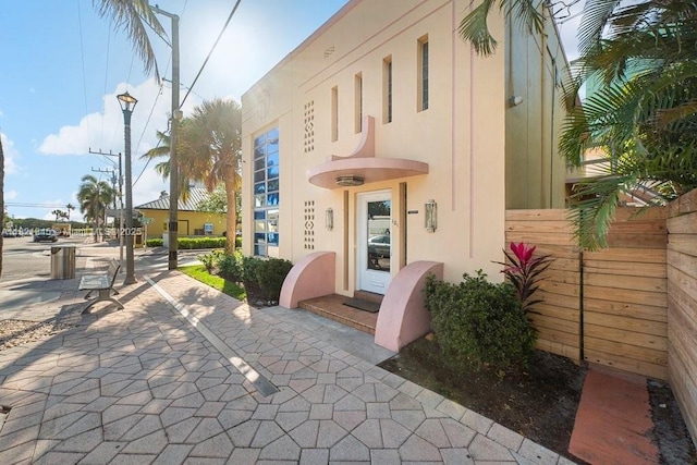 101 Lucerne Ave, Lake Worth, FL 33460 - property entrance featuring stucco siding