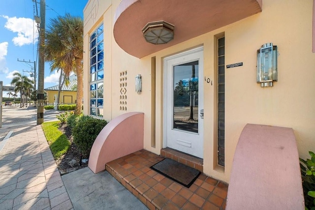 101 Lucerne Ave, Lake Worth, FL 33460 - view of exterior entry featuring stucco siding