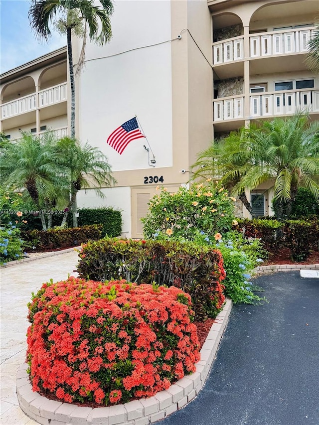 2304 Lucaya Ln Unit J1, Coconut Creek, FL 33066 - view of building exterior