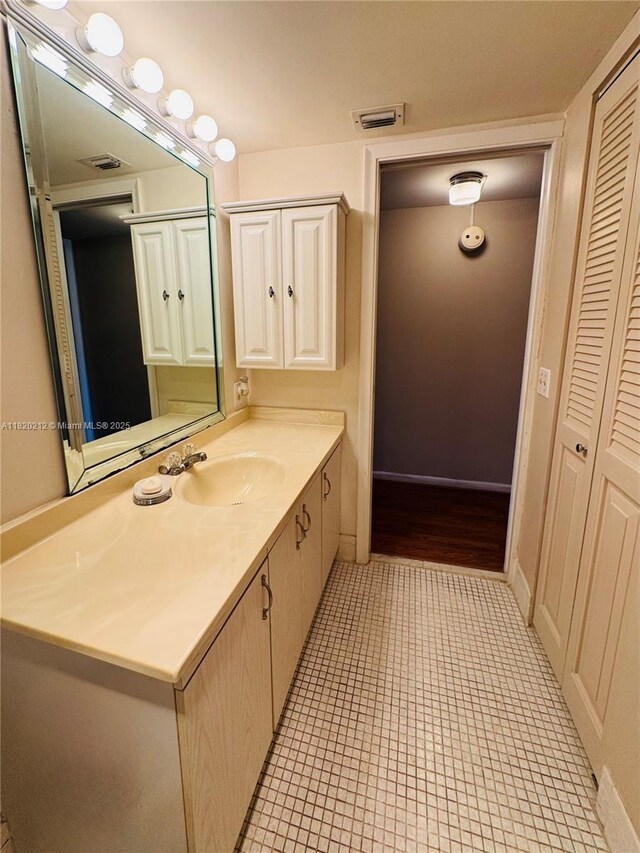 2304 Lucaya Ln Unit J1, Coconut Creek, FL 33066 - surrounding community with shuffleboard