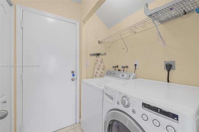 21343 SW 88th Ct, Cutler Bay, FL 33189 - laundry area featuring washing machine and dryer and light tile patterned floors