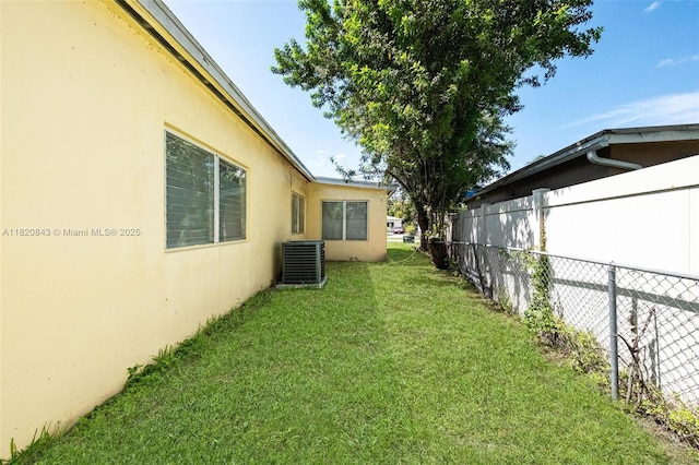 6428 Plunkett St, Hollywood, FL 33023 - view of yard