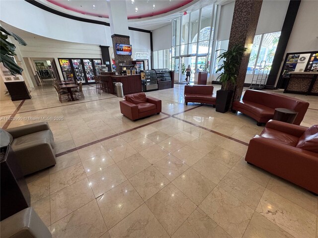 19201 N Collins Ave Unit 826, Sunny Isles Beach, FL 33160 - lobby featuring a towering ceiling