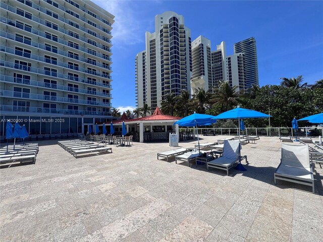 19201 N Collins Ave Unit 826, Sunny Isles Beach, FL 33160 - view of home's community featuring a view of city